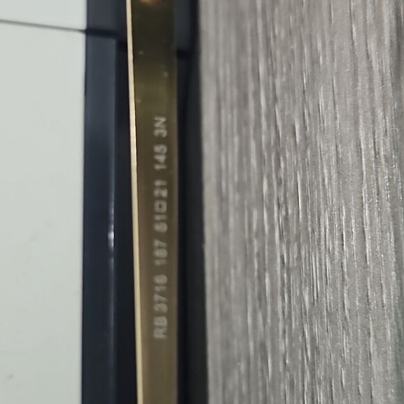 Unisex Ray-Ban Clubmaster Sunglasses with black frames (PreOwned) - Picture 4 of 5